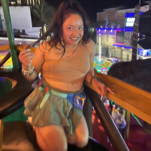 Posh Ambassador๐Top Rated Seller - Picture 6 of 11